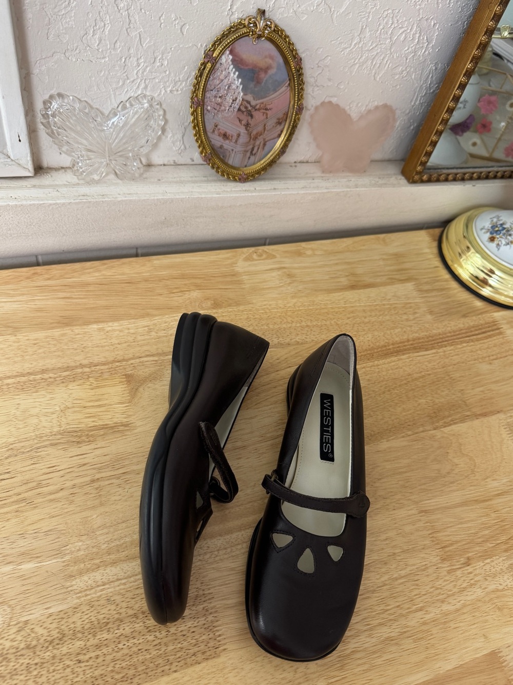 Dreamy 2000’s WESTIES Brown Leather Mary Jane Flats Comfort Shoes Size 6 Whimsy